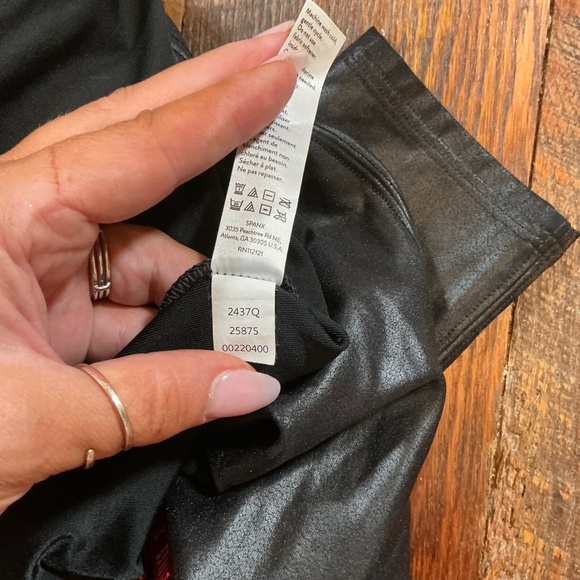 Spanx Faux Leather Leggings Black High Rise Shaping Pants Size Large - Picture 9 of 9